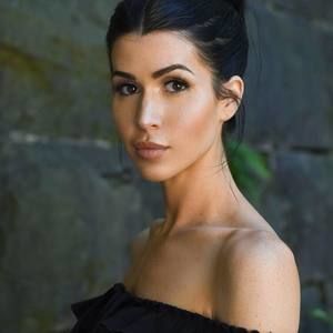 Meet your Posher, Julia